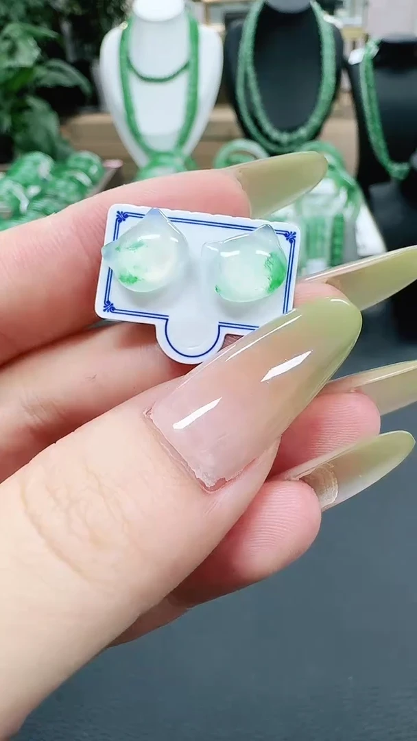 未镶嵌1石英质玉（非洲翠）/0131