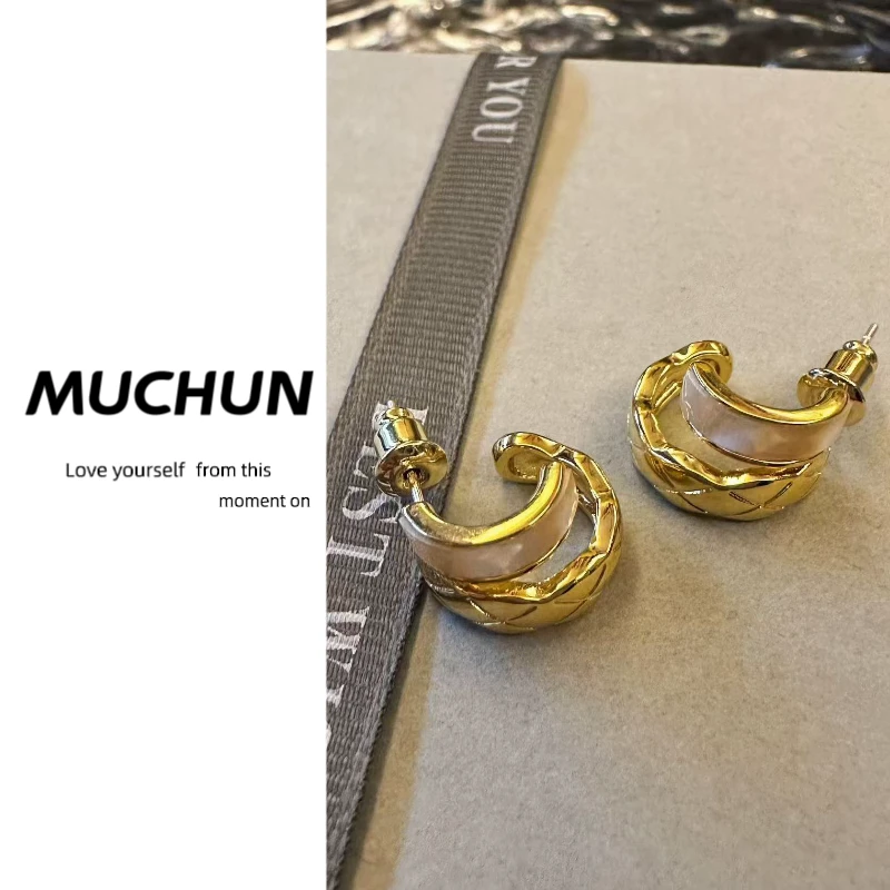 慕纯 铜合金耳饰 MUCHUN 小香风贝壳耳环 时尚菱形纹