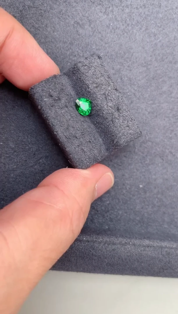 石榴石裸石未镶嵌72分沙弗莱  BE