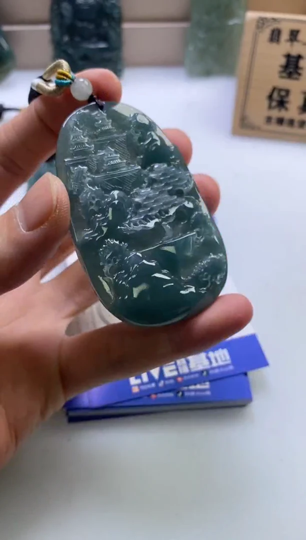 颈饰未镶嵌翡翠
