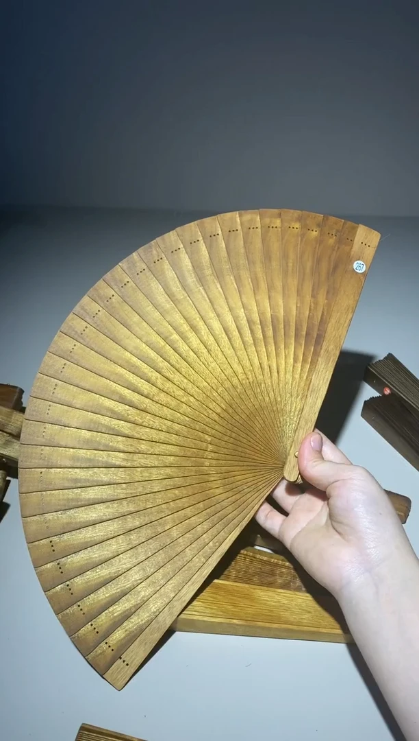 金丝楠本***佟21cm金丝楠木小叶桢楠扇267