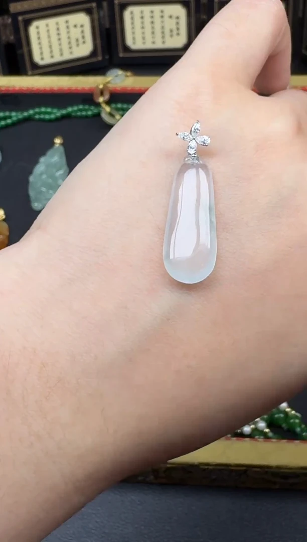 吊坠(不含链)18K金镶嵌翡翠2600