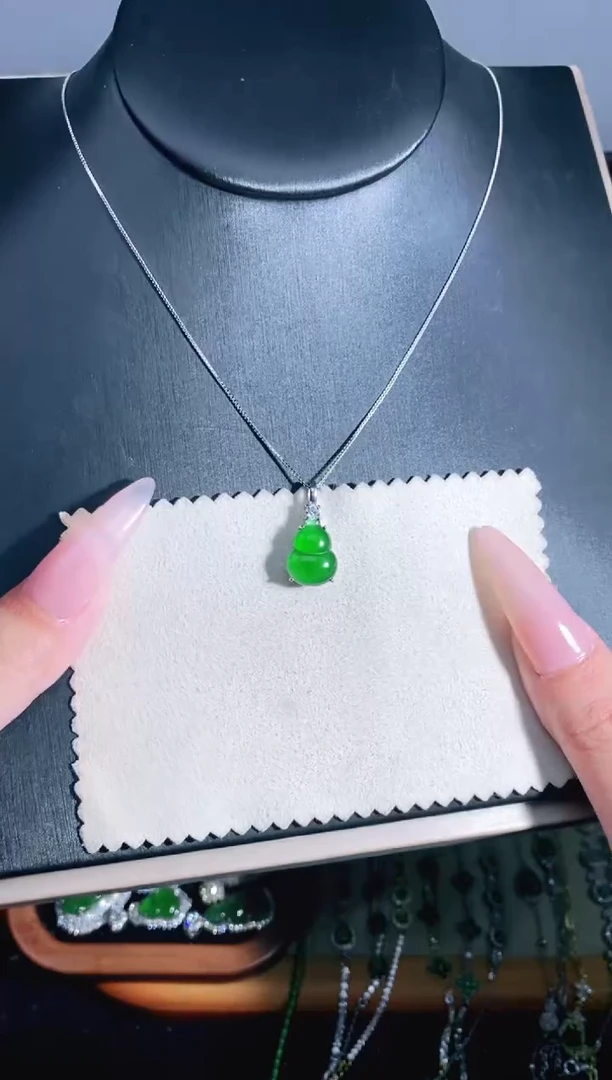 翡翠银S925镶嵌颈饰多样性