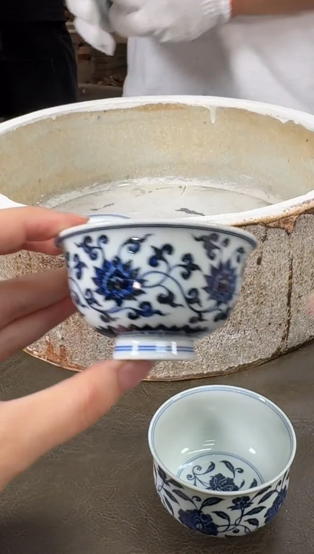 杯子三方器合青花缠枝莲压手杯