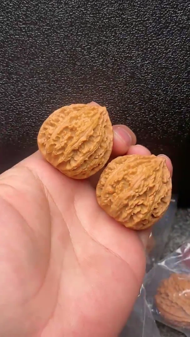 【闪购商品】文玩核桃把件蚂蚁帽