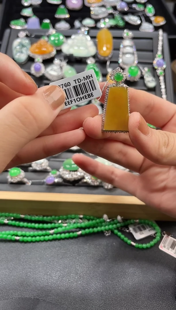 18K金镶嵌挂件翡翠ZHG00103-052