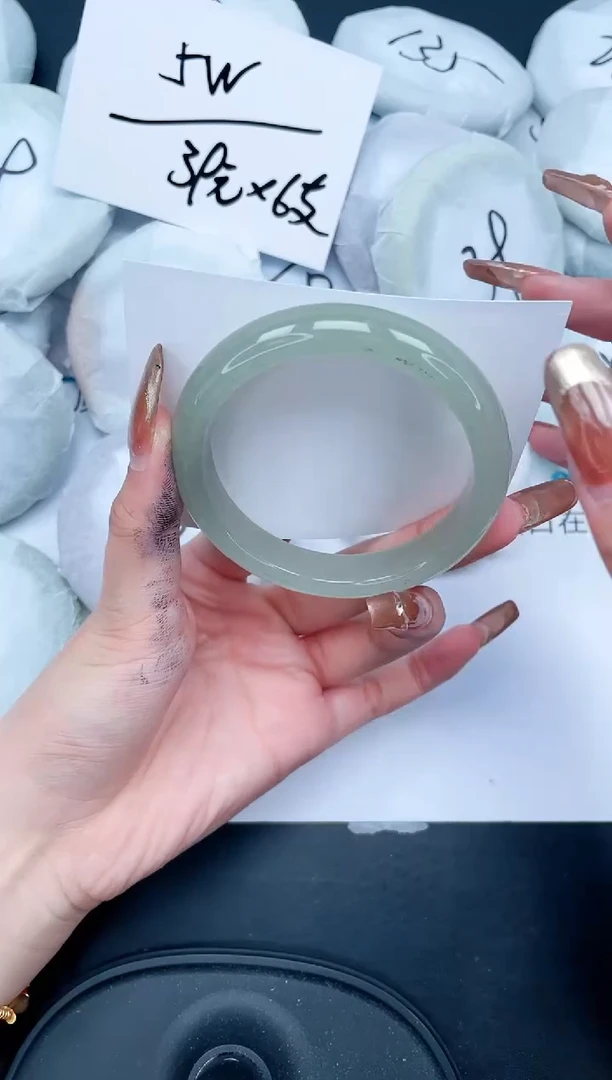 【闪购商品】石英质玉手镯未镶嵌551-58