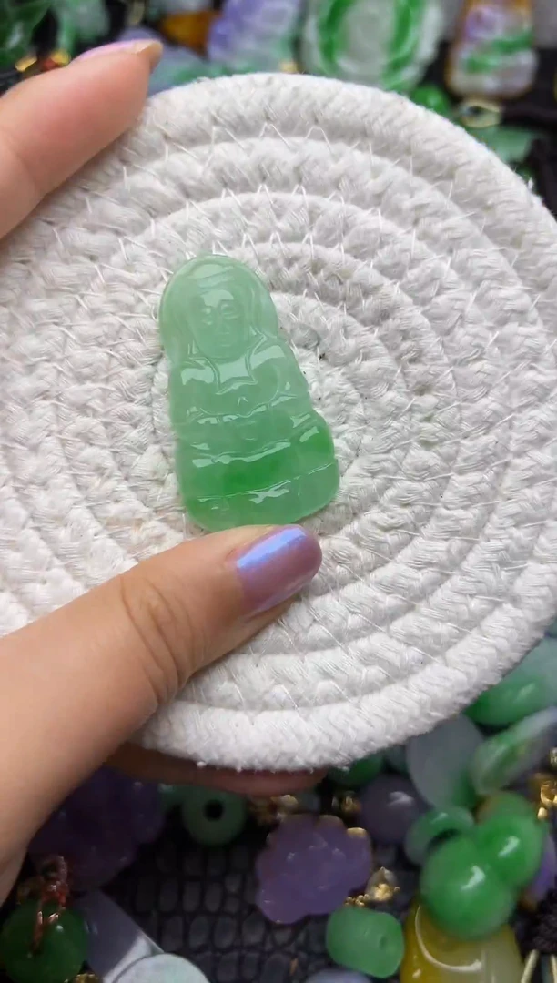 颈饰未镶嵌翡翠缅甸翡翠吊坠