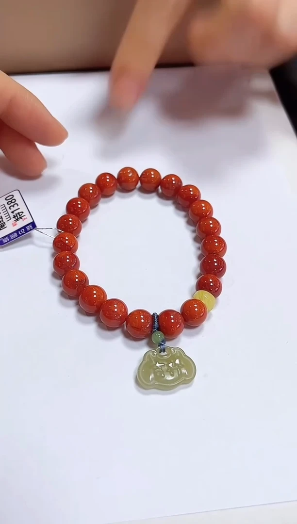 颈饰未镶嵌南红玛瑙手链