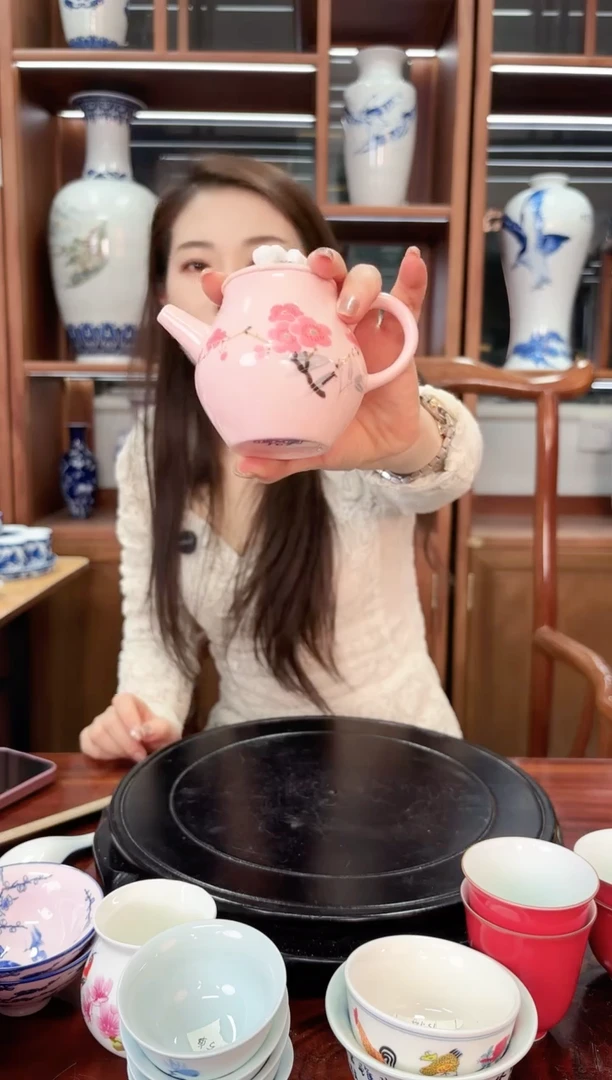 A69景德镇翠竹红梅茶壶