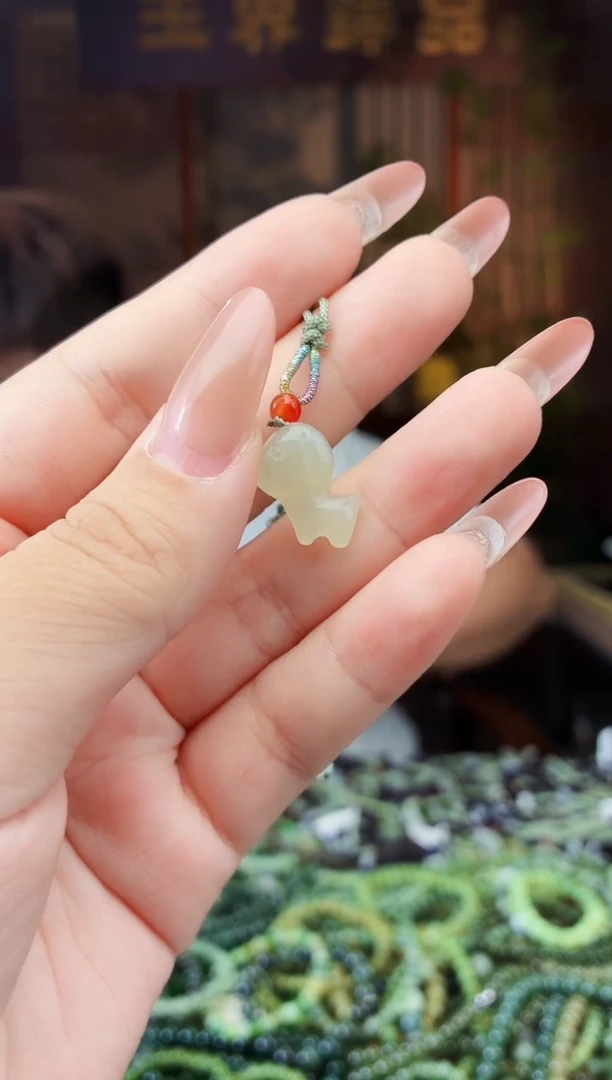 和田玉未镶嵌颈饰拍一发一