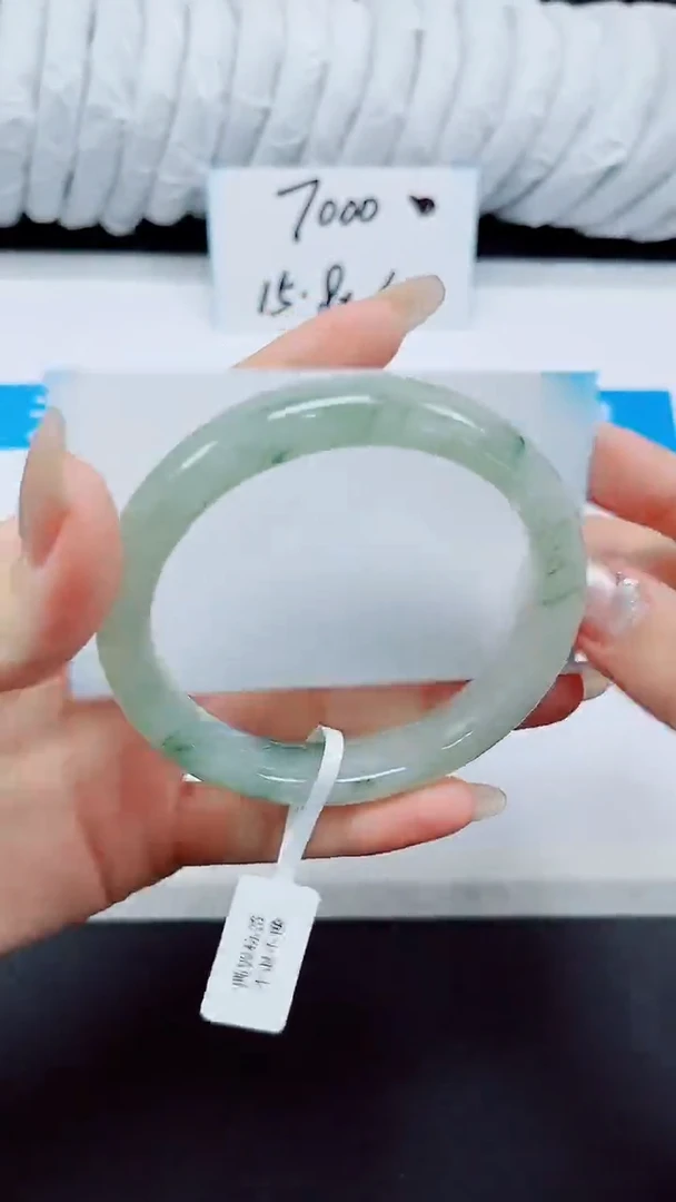 未镶嵌手镯石英质玉81-60.6