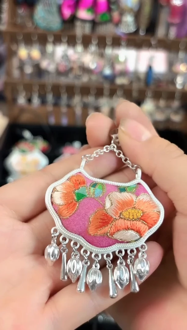 织绣民族风非遗老绣饰品116