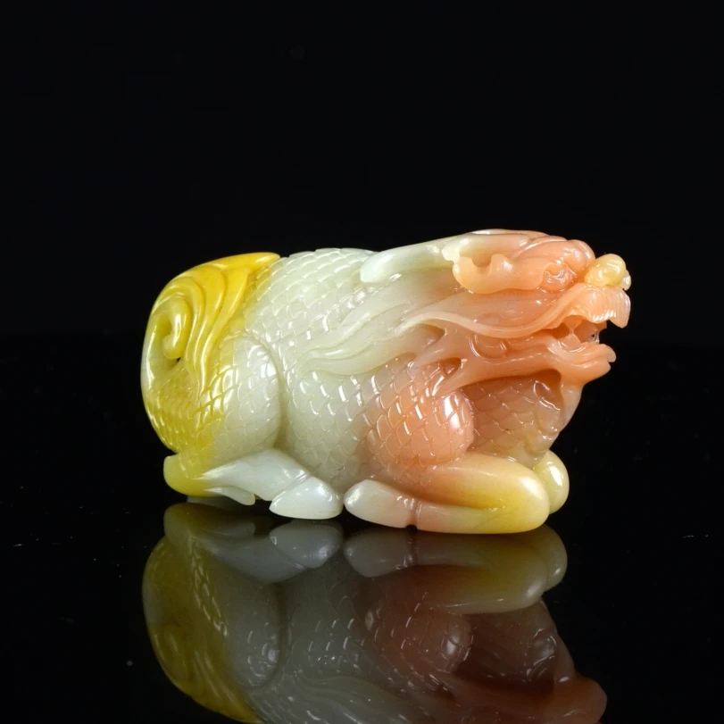 Lot.21.三彩高山麒麟手把件116.6克7.4x3.1x4.1cm