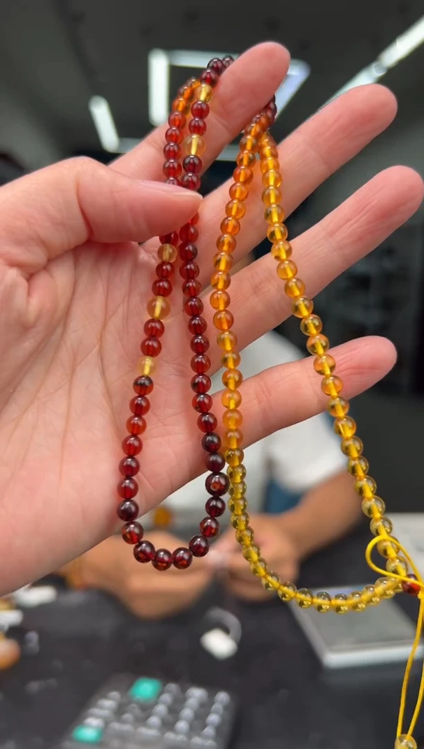 未镶嵌颈饰琥珀链子