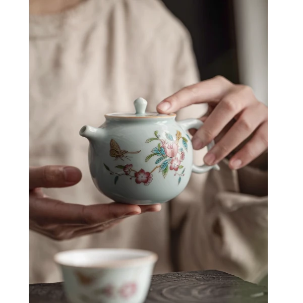 D388-青瓷蝶恋花苹果茶壶LSY