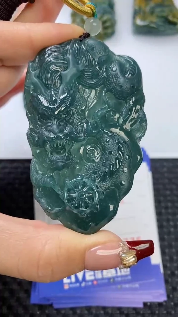 【闪购商品】翡翠颈饰未镶嵌111111111111111