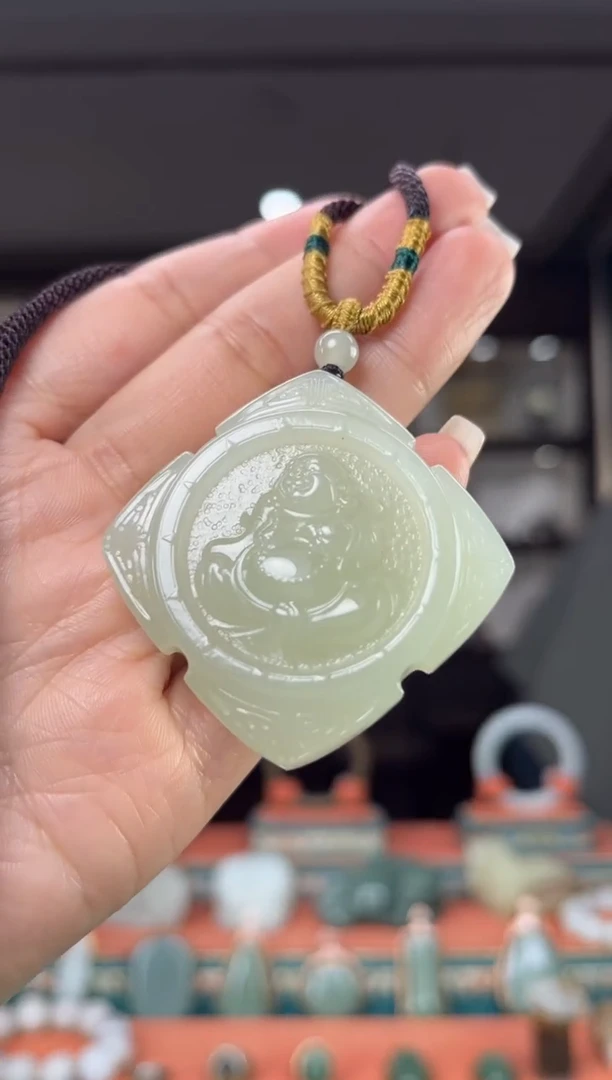 颈饰未镶嵌和田玉佩佩