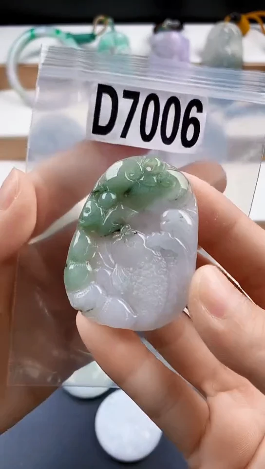 颈饰未镶嵌翡翠天然翡翠吊坠挂件