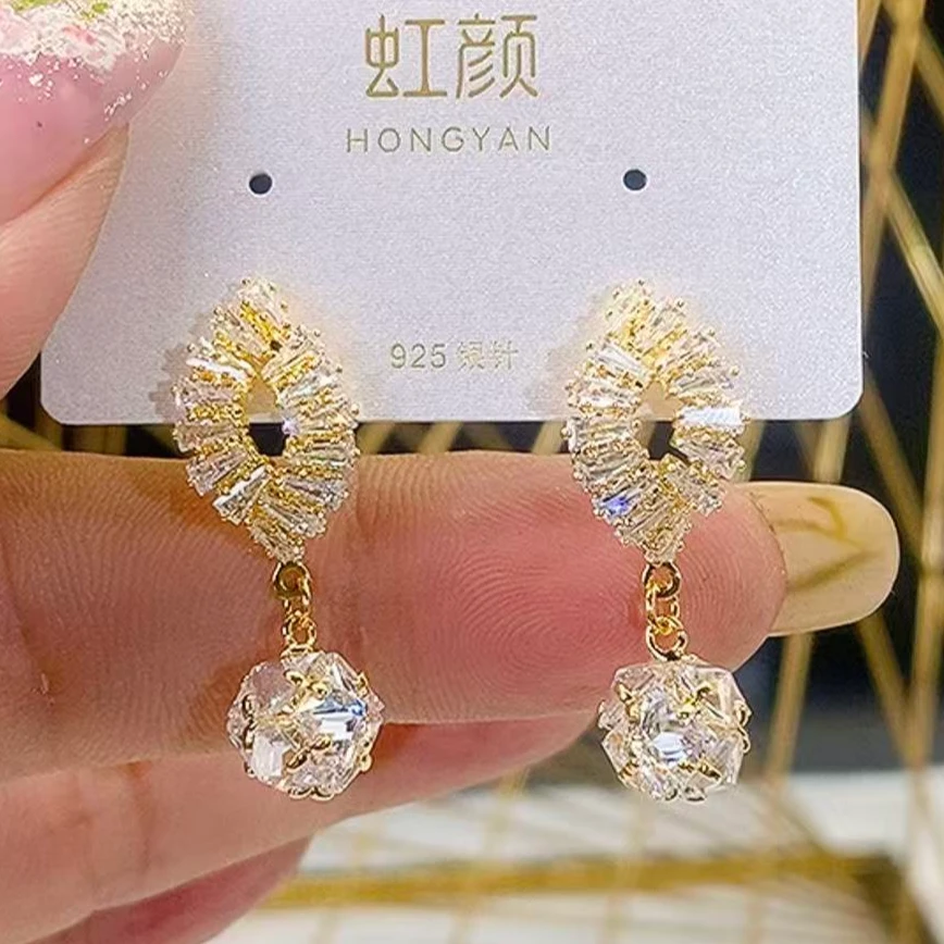 铜合金锆石耳饰 （737）气质女神菱形吊坠满锆百搭设计耳饰