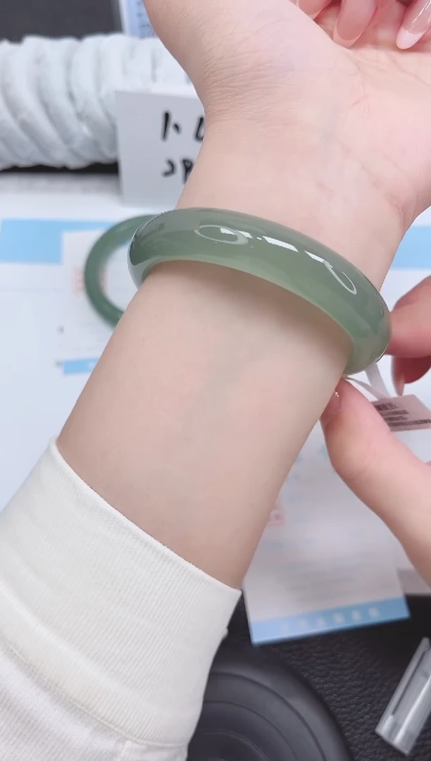 未镶嵌手镯石英质玉198-61