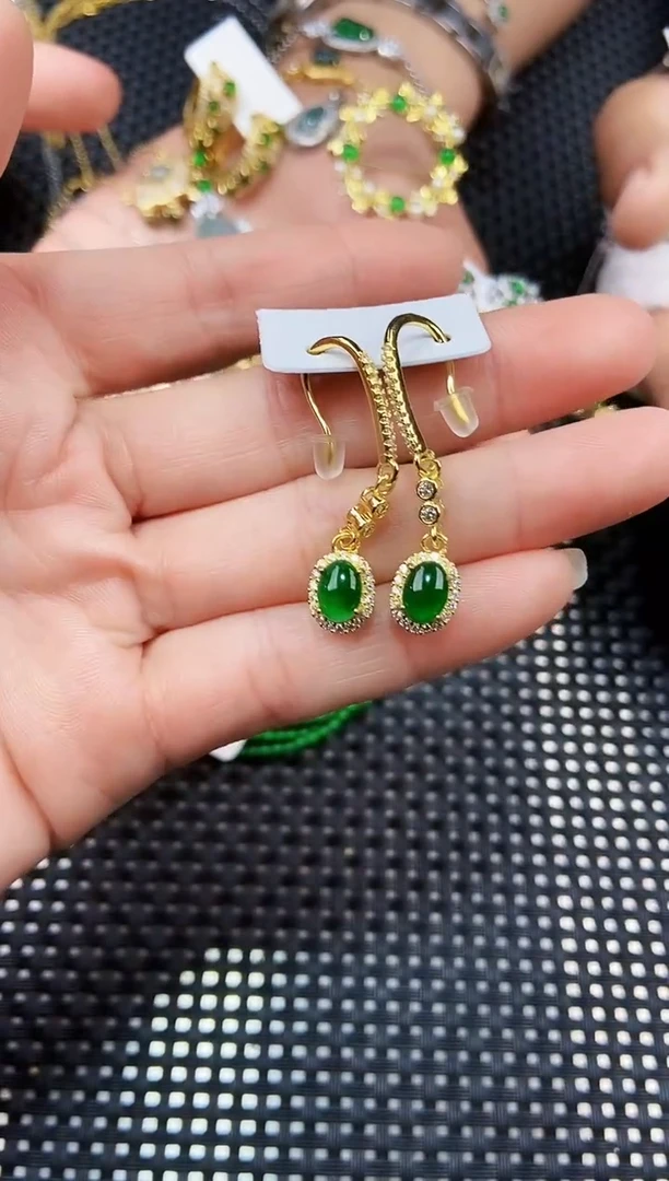 【闪购商品】翡翠耳饰未镶嵌1111111111