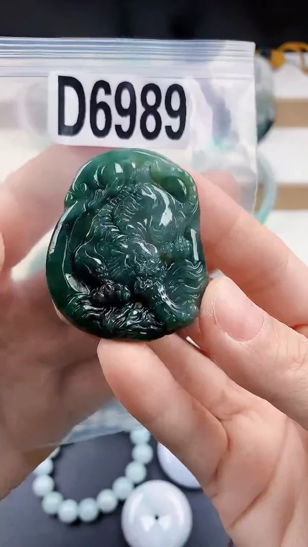 颈饰未镶嵌翡翠天然翡翠吊坠挂件