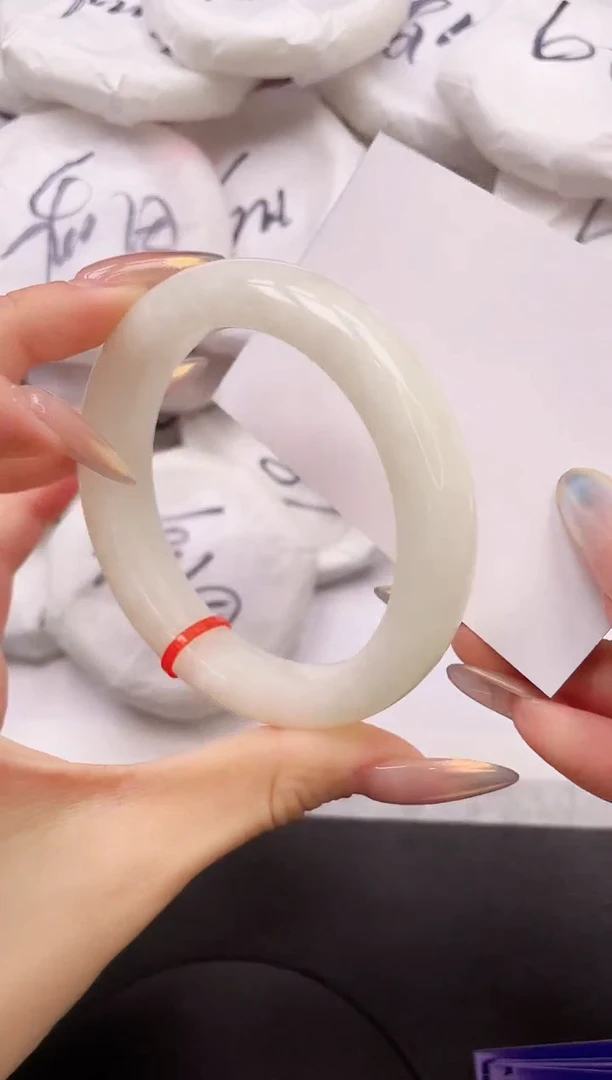 【闪购商品】和田玉手镯未镶嵌25K204-60