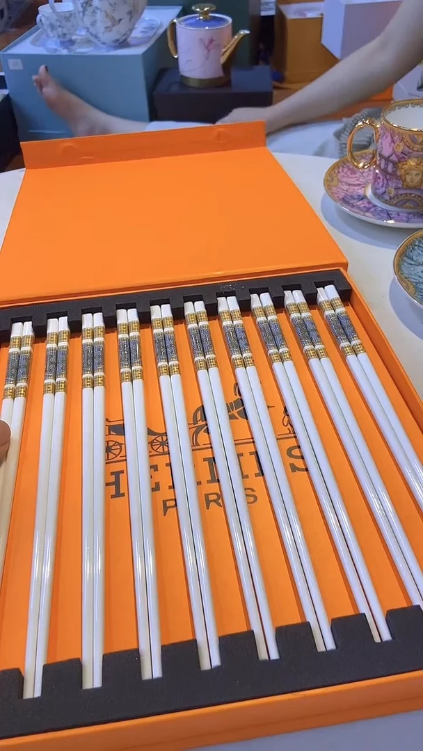 杯鸿辉家品牌瓷器，京东包邮！