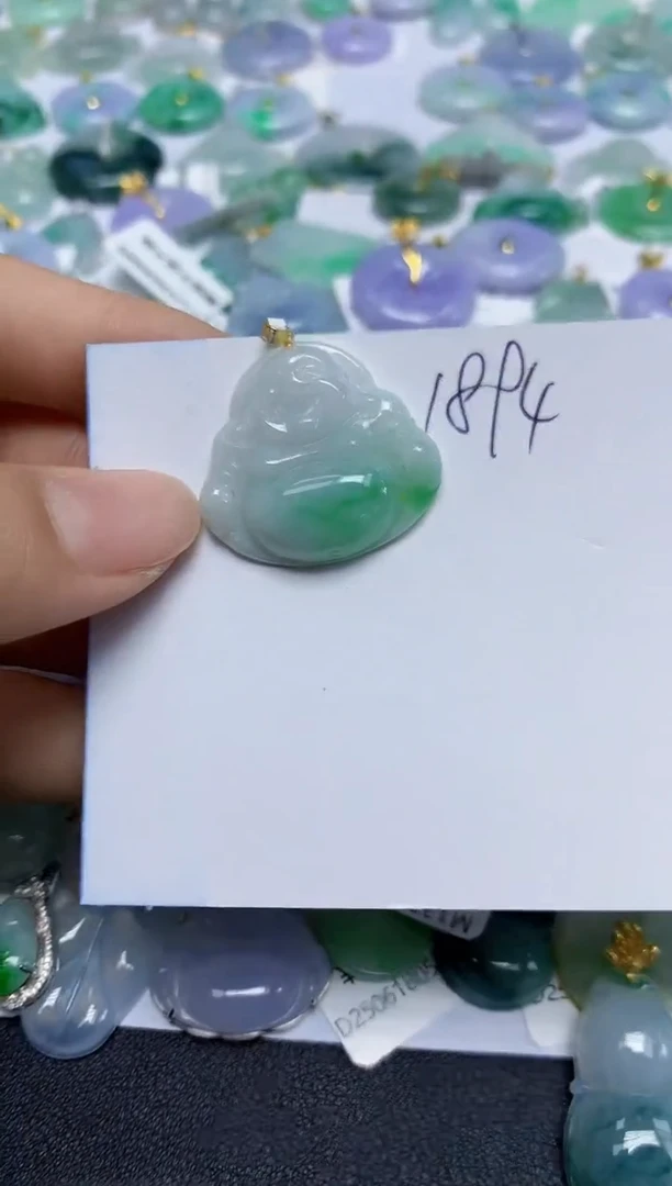 翡翠18K金镶嵌颈饰天然缅甸翡翠A货