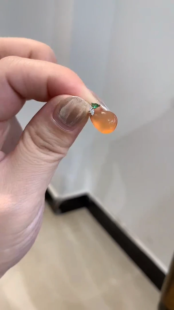 未镶嵌蛇纹石玉吊坠(不含链)水滴