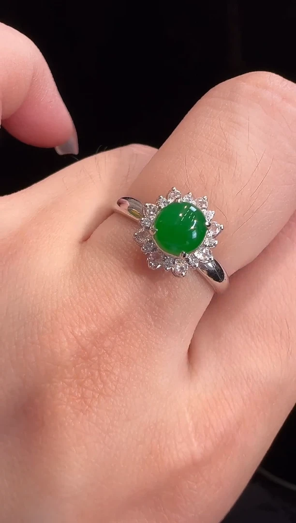 翡翠戒指18K金镶嵌戒指