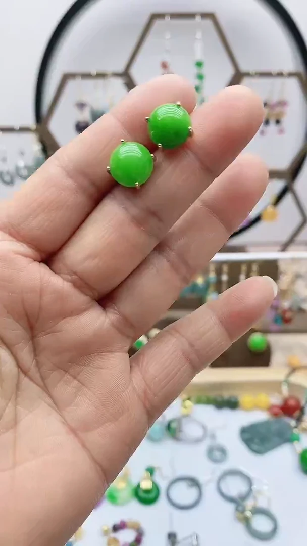 未镶嵌石英质玉（天山翠）耳钉48