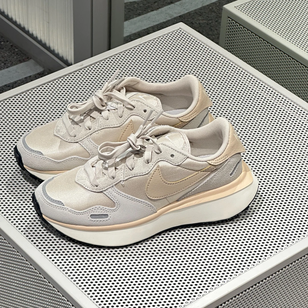 NIKE耐克女子W NIKE PHOENIX WAFFLE休闲鞋FD2196-104