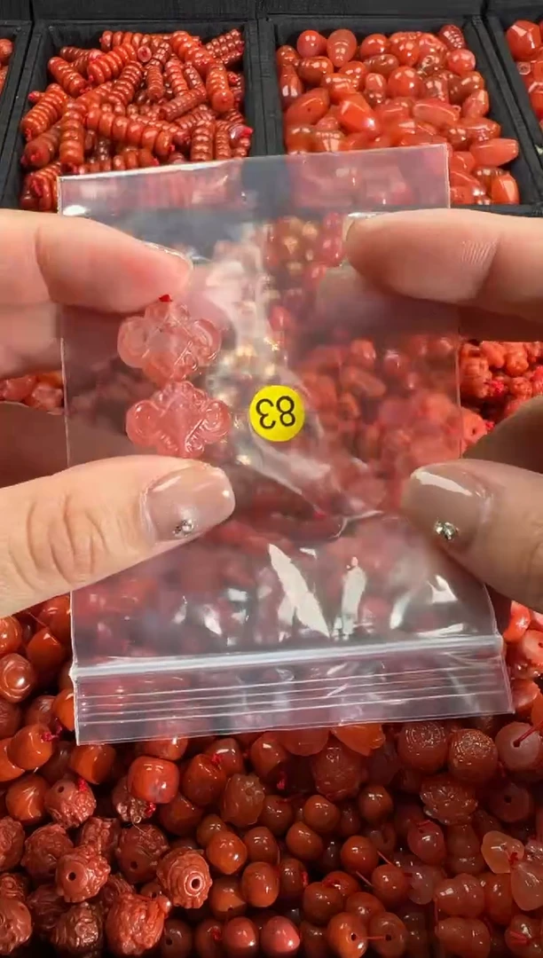 【闪购商品】南红玛瑙颈饰未镶嵌1