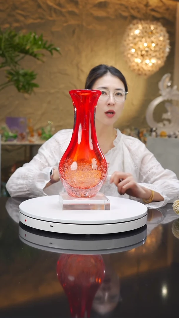 瓷片福利红色渐变花瓶