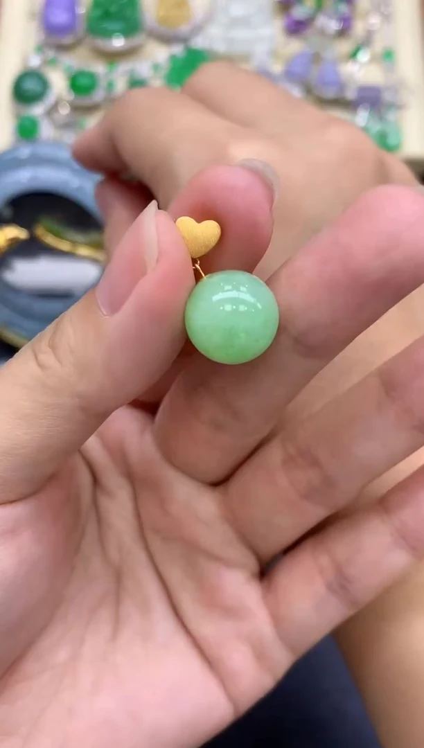 颈饰18K金镶嵌翡翠112-中国好珍宝
