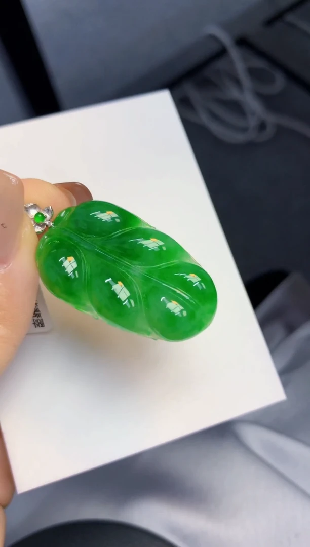 颈饰18K金镶嵌翡翠天然缅甸A货翡翠百元以上9元证书费自理