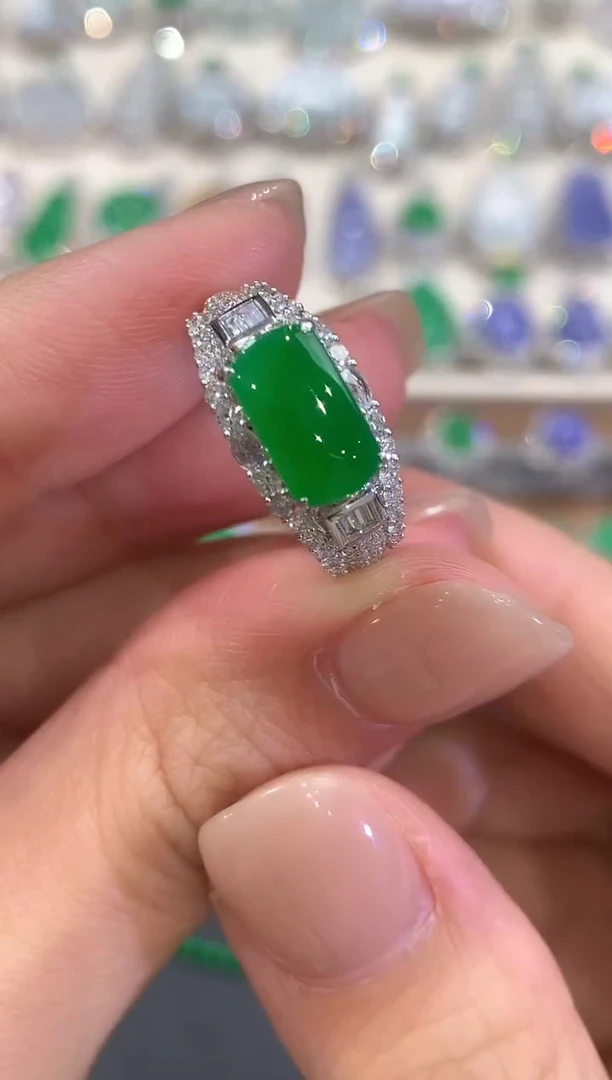 18K金镶嵌戒指翡翠q62