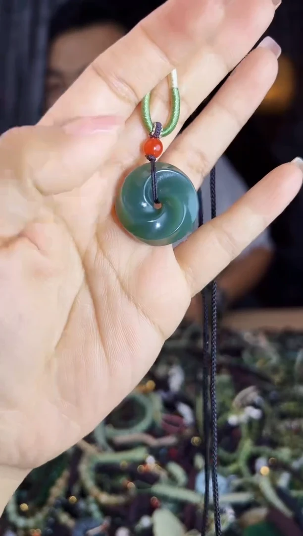 未镶嵌和田玉挂件1