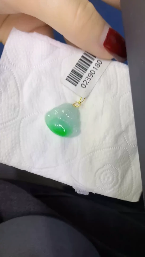 颈饰18K金镶嵌翡翠缅甸天然翡翠A货