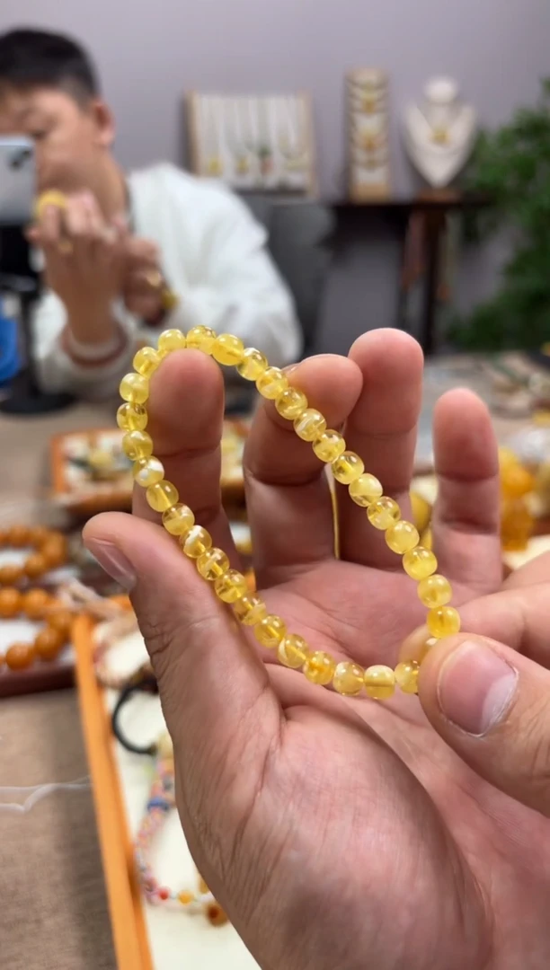 【闪购商品】琥珀裸石未镶嵌手串