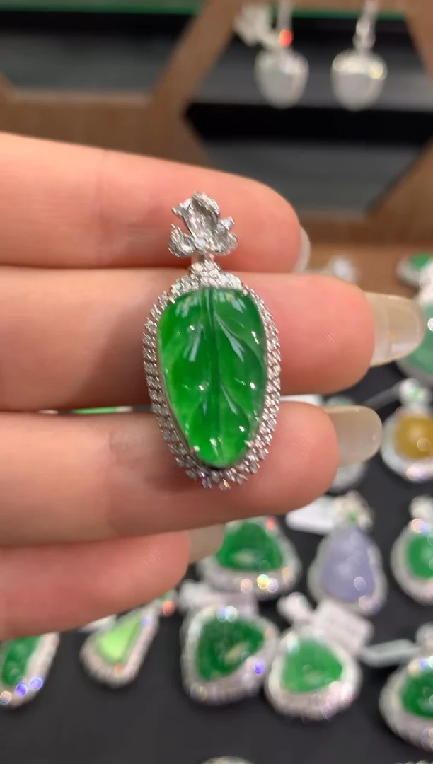 翡翠18K金镶嵌吊坠(不含链)吊坠