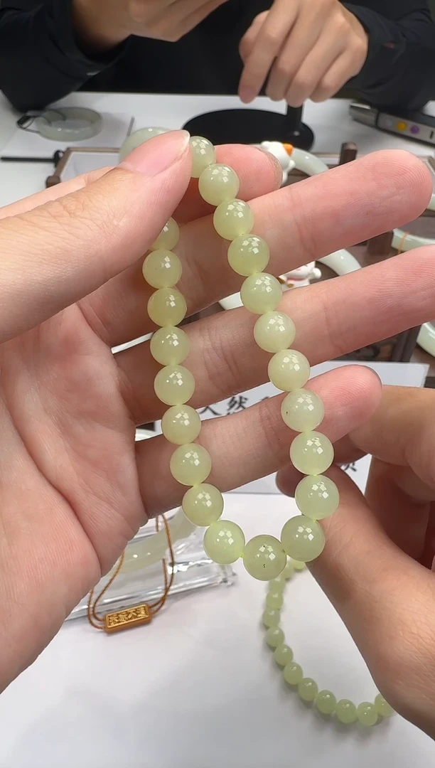 和田玉手镯未镶嵌天然和田玉