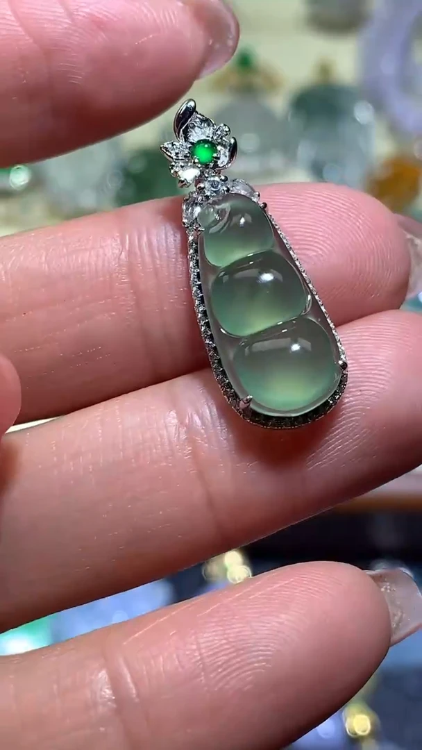 【闪购商品】翡翠颈饰18K金镶嵌096翡翠吊坠