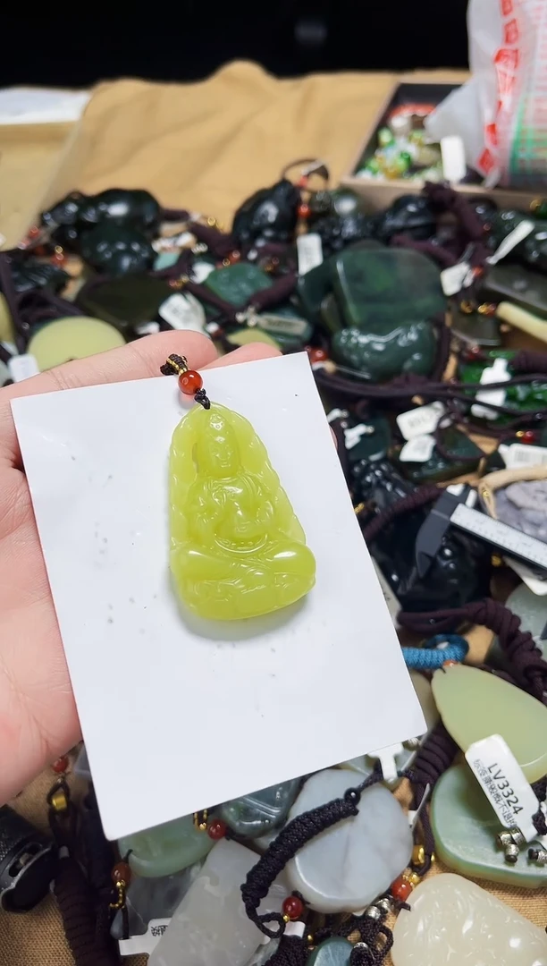 颈饰未镶嵌和田玉1