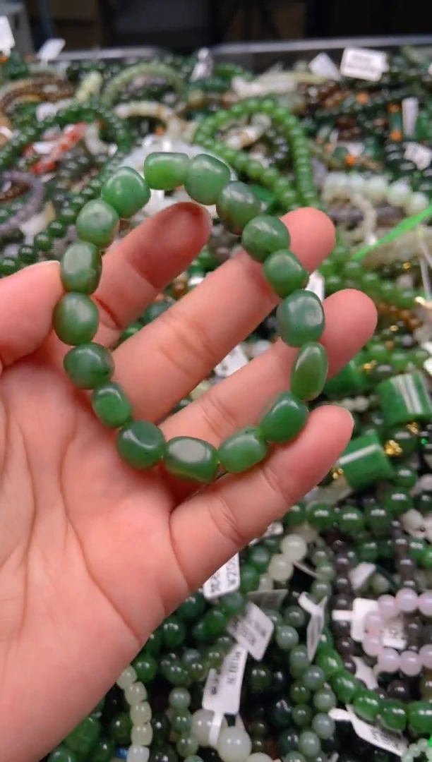 和田玉未镶嵌颈饰1