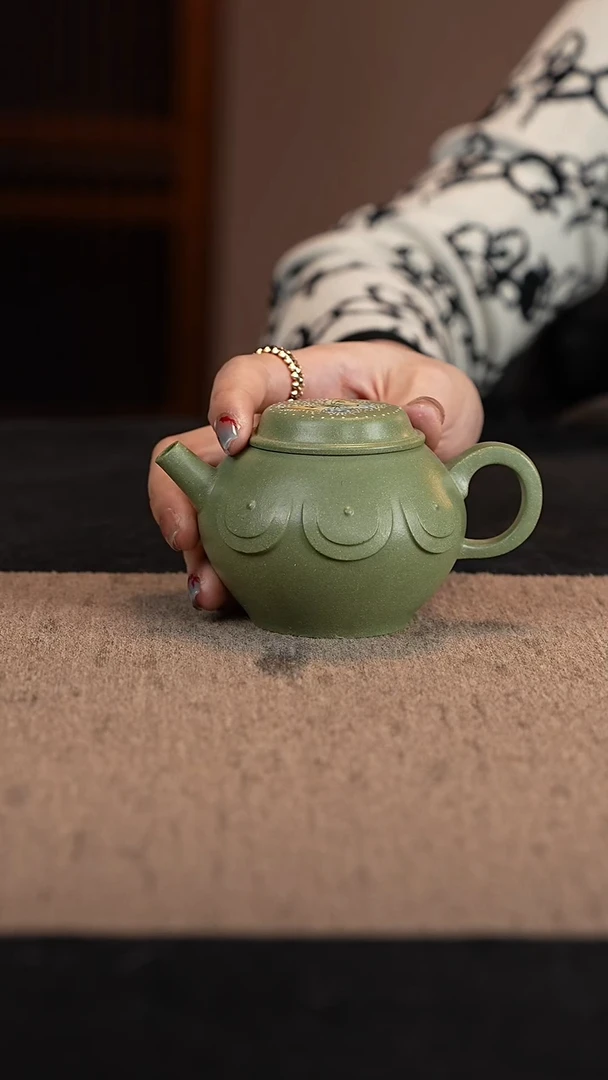 【闪购商品】紫砂茶壶豆青泥羽翼