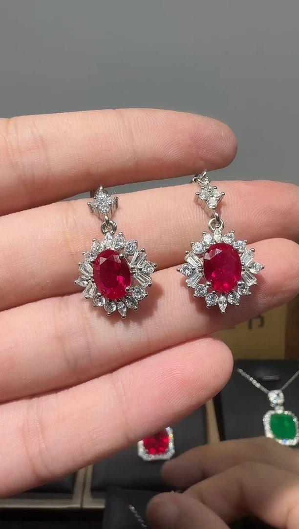 18K金镶嵌耳饰红宝石114