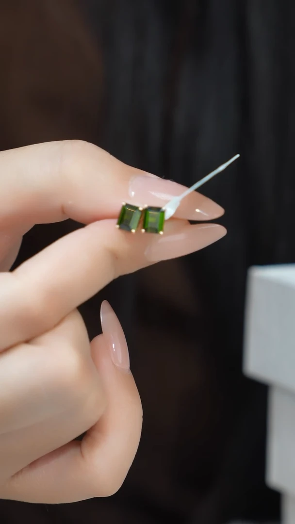 【闪购商品】碧玺18K金耳饰18K金镶嵌1